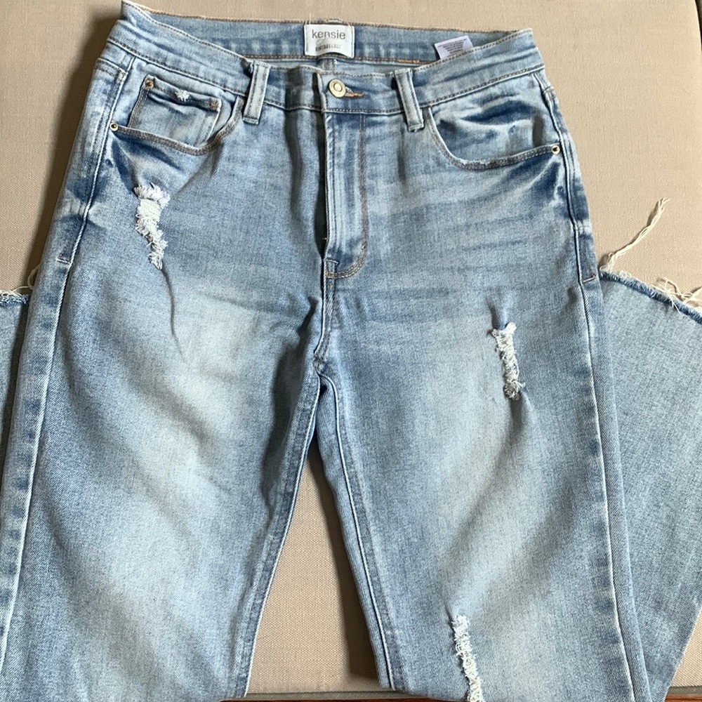 Kensie jeans. Vintage luxe. Cropped straight.